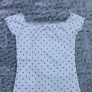 Dainty Hollister Shirt🖤